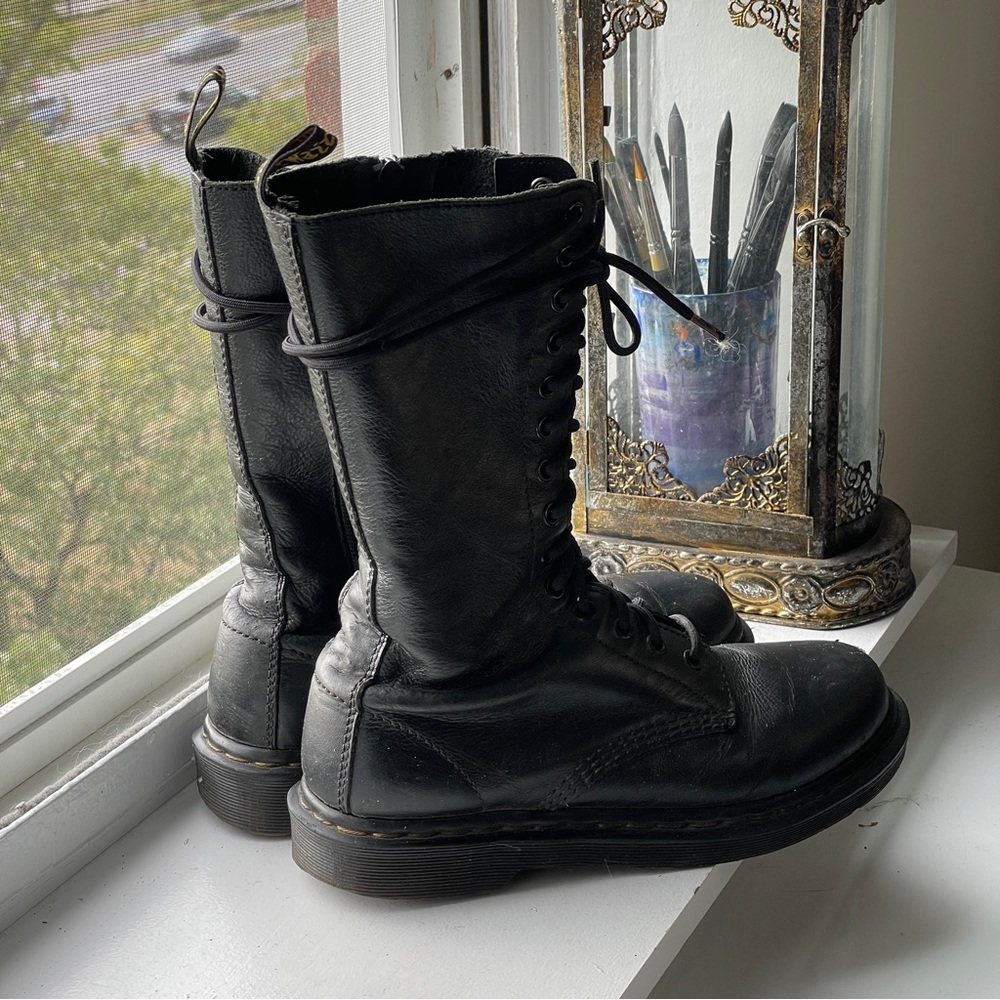 Vintage Dr. Martens Black Boots 1B99 VIRGINIA LEATHER MID CALF 14 hole - Picture 4 of 12